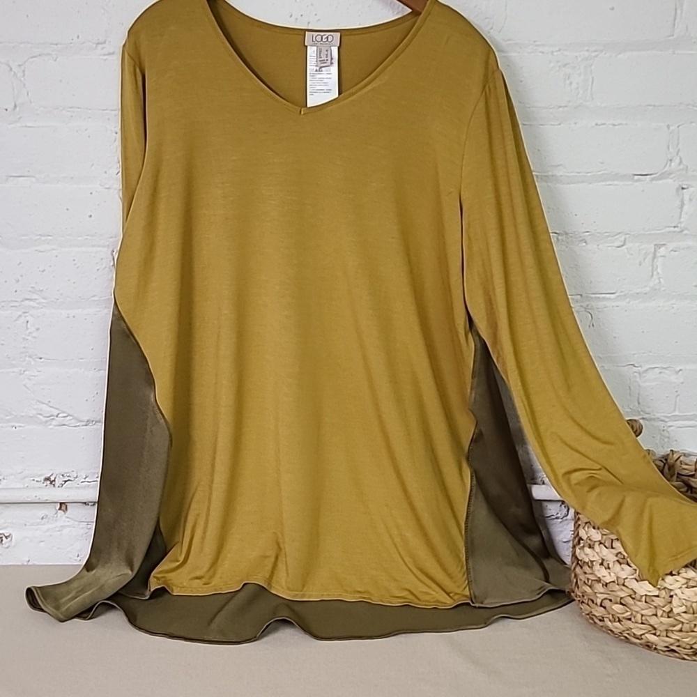 LOGO Tunic Size Large - Picture 1 of 4